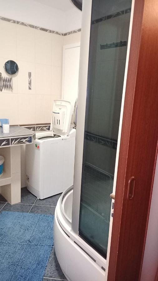 Wolf Apartman Pokojne Ubytovanie V Povazskej Bystrici Ticha Lokalita S Parkovanim Vsade Blizko Vhodne Pre Pracovne Cesty Turistiku Aj Oddych Plne Vybavena Kuchyna Považská Bystrica Buitenkant foto
